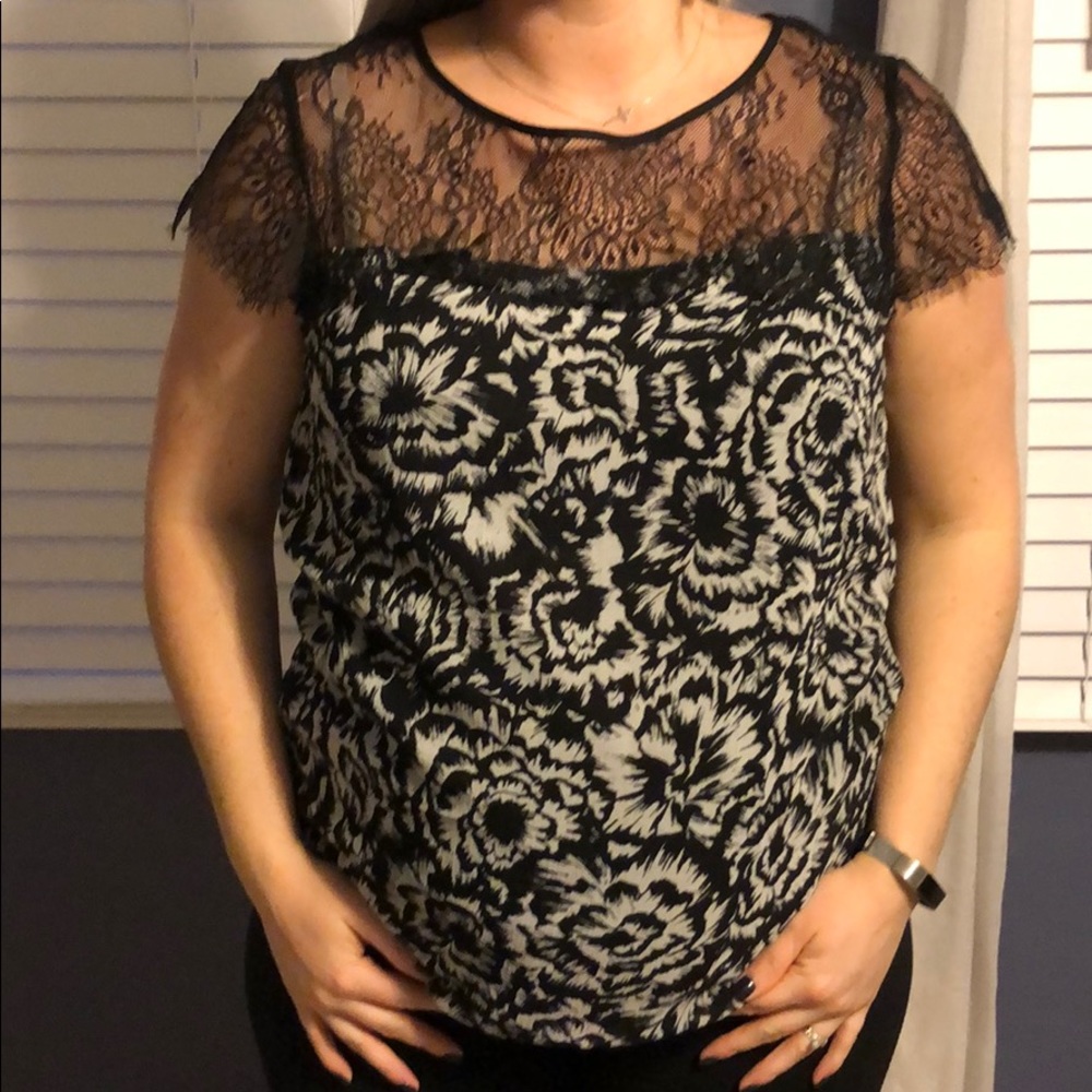 Ann Taylor Short Sleeve Lace